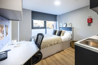 1 bed studio, Jocelyn Square, Merchant City, Glasgow, G15JY - Image 1